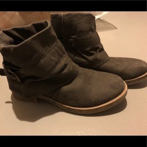 Rocket Dog Boots ~~ good condition ~~ Size 9.5